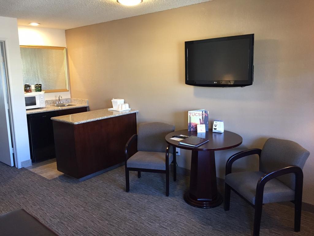 Hotel Ramada Tucson East Esterno foto