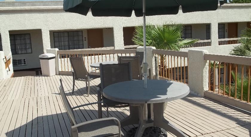 Hotel Ramada Tucson East Esterno foto